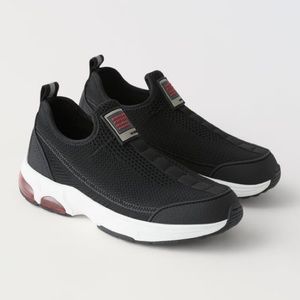 KNIT SNEAKERS